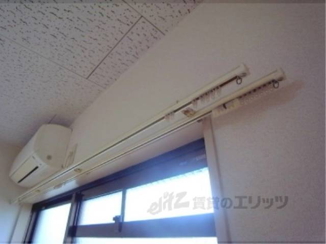 カーテンレール