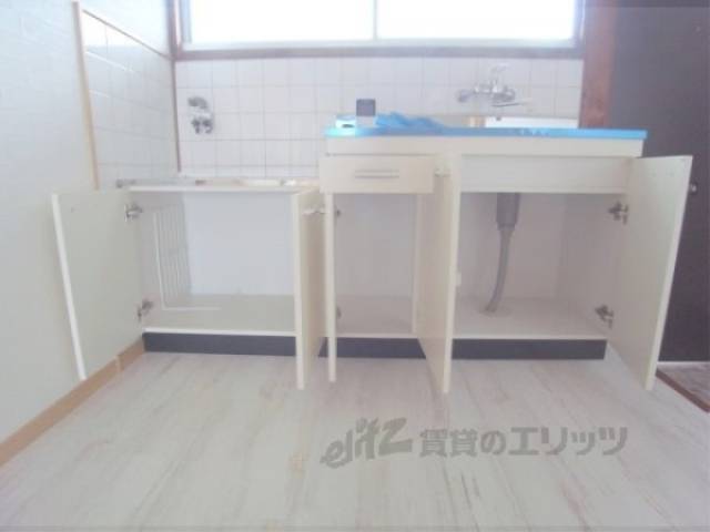 キッチン　収納下