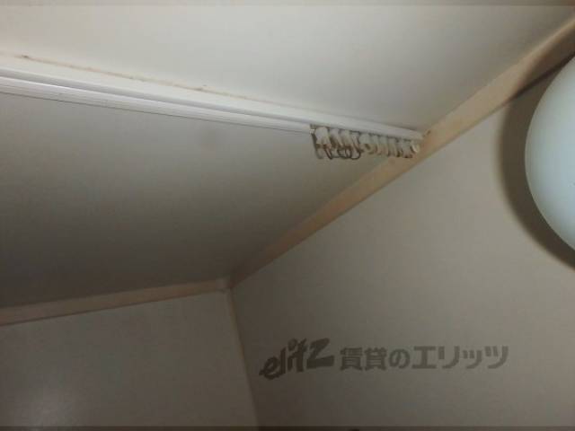 カーテンレール