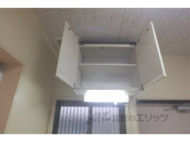 キッチン　あまり使わないものを仕舞うにはいいですね