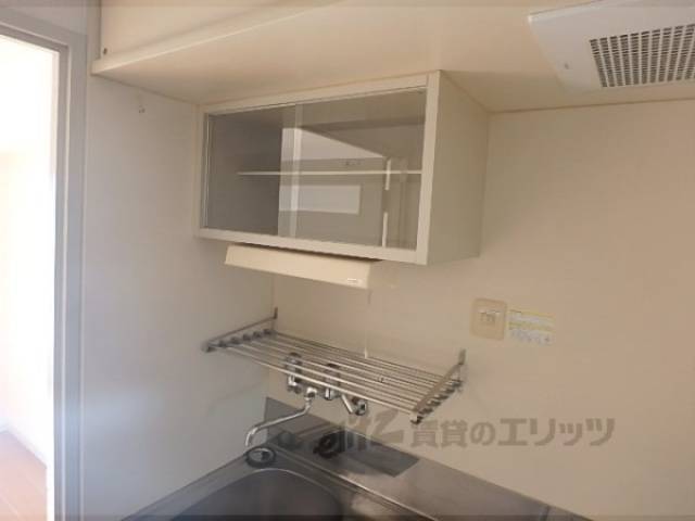 キッチン　食器棚