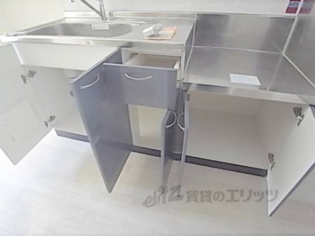 キッチン　収納下
