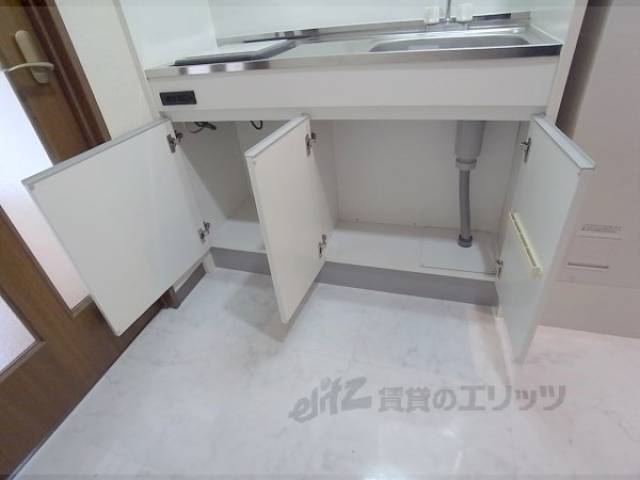 キッチン　下部収納