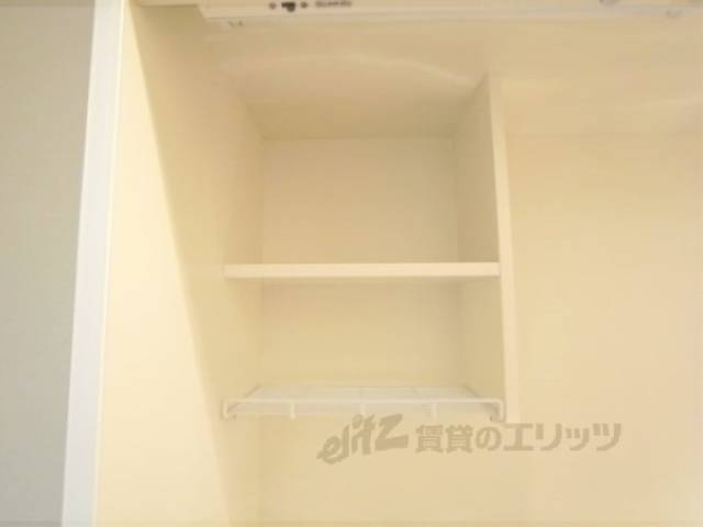 キッチン　上部収納