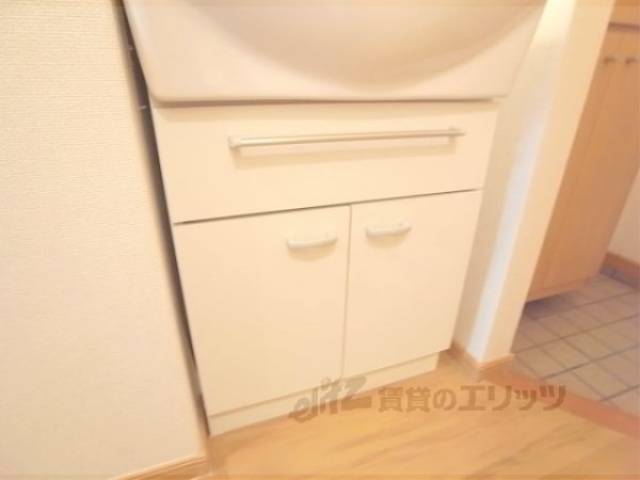 洗面所　洗面台下収納