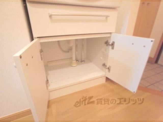洗面所　洗面台下収納