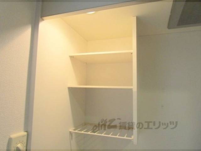 キッチン　上段収納