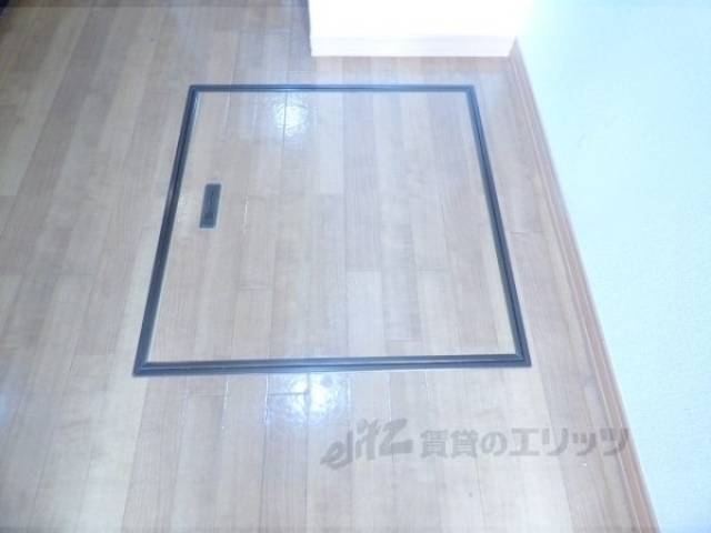 キッチン　床下収納