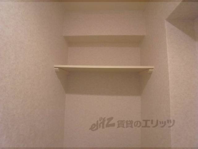 トイレ　上部収納
