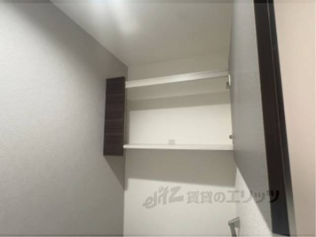 トイレ　収納上部