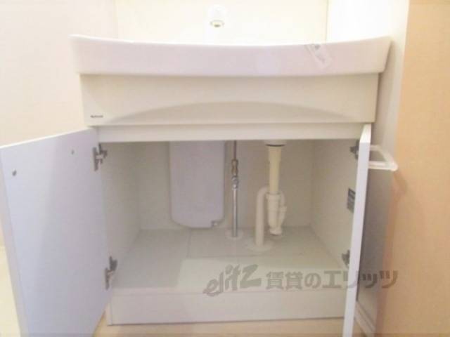 洗面所　洗面所下部収納