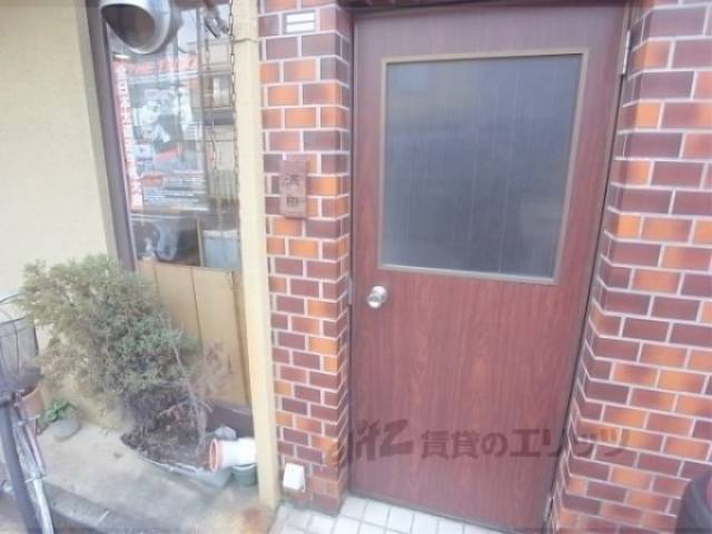 玄関　建物入口　共同玄関