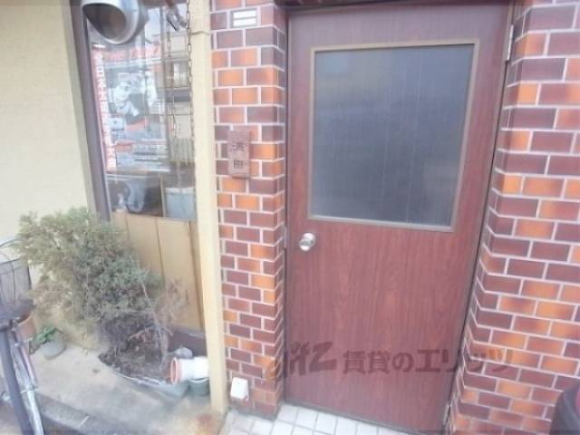 玄関　建物入口　共同玄関