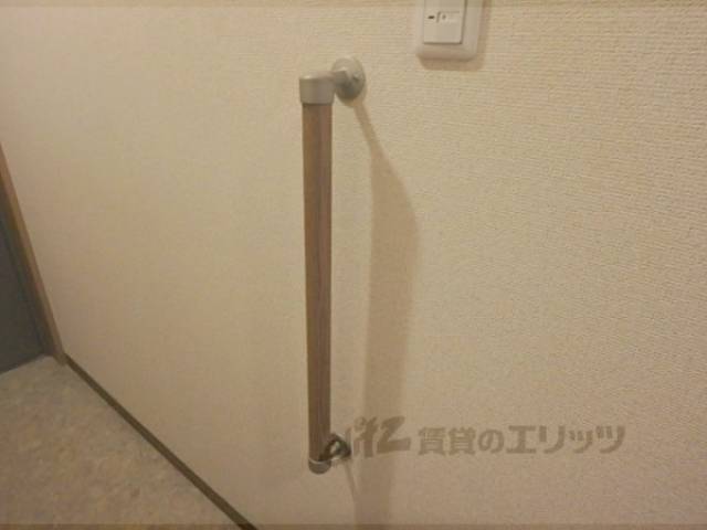 玄関　手すり