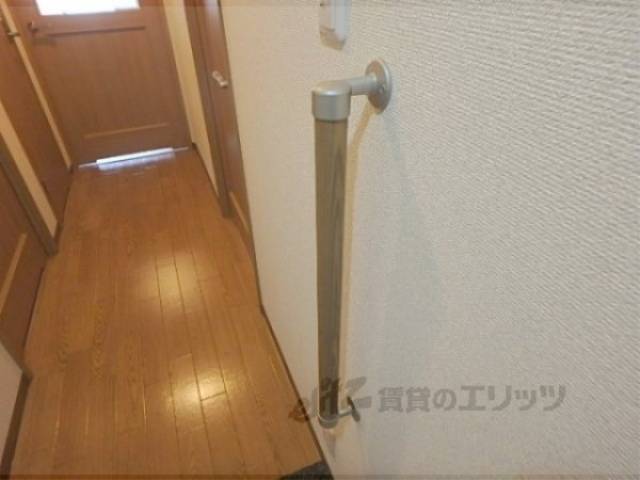 玄関　手すり
