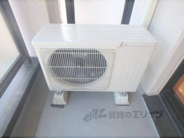 エアコン　室外機