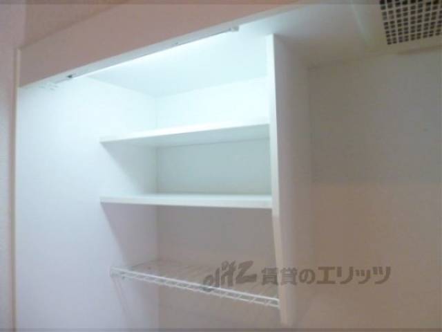 キッチン　キッチン上部収納