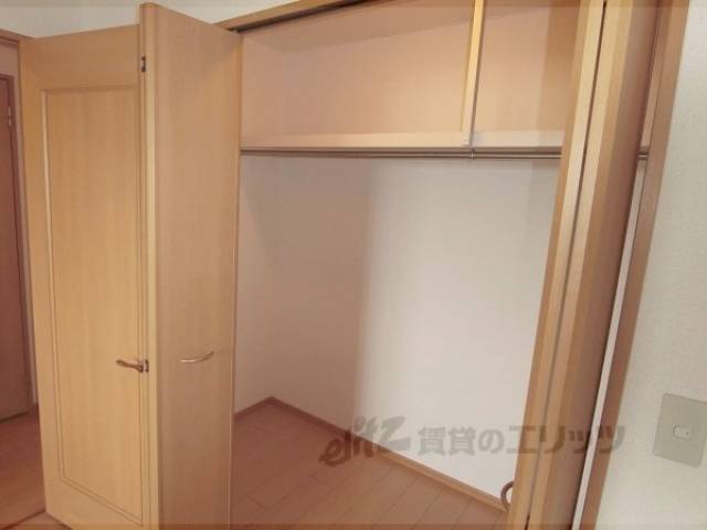 収納　給湯機