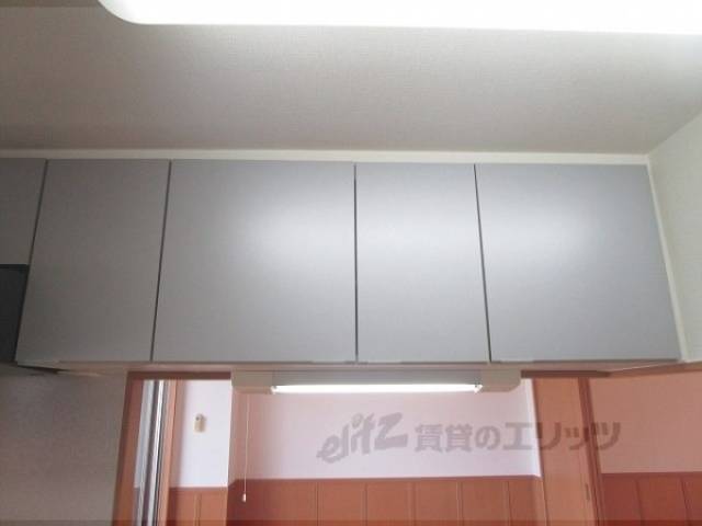 キッチン　上収納