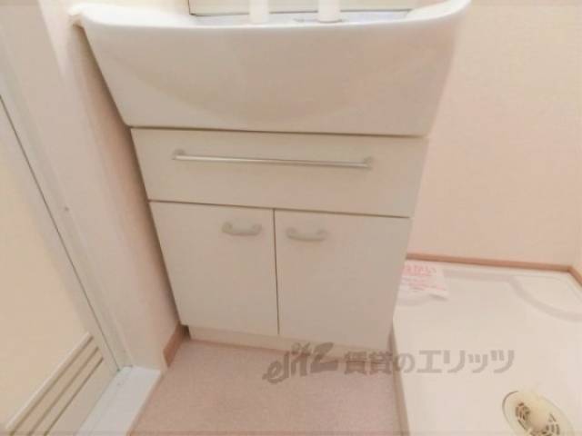洗面所　下部収納