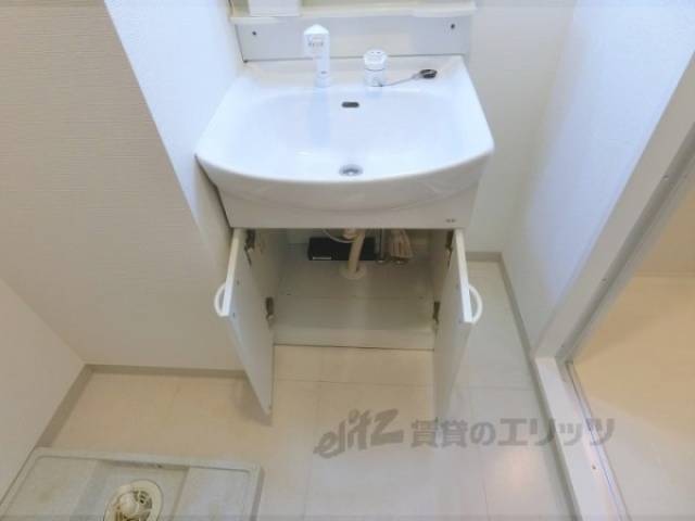 洗面所　下部収納