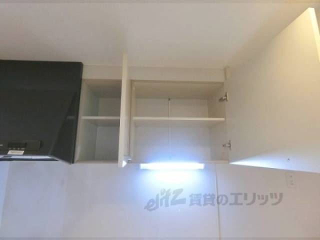 キッチン　上部収納