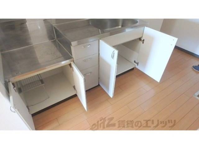 キッチン　収納下部