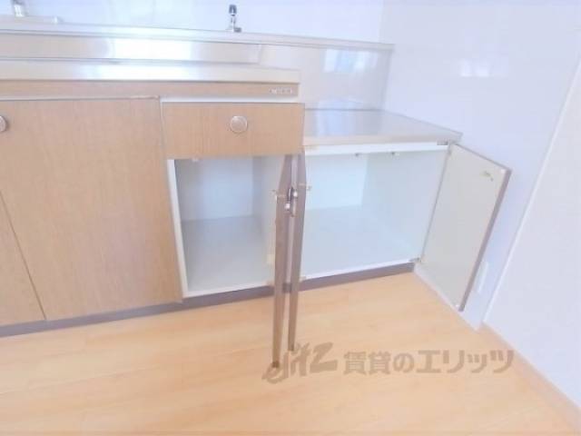 キッチン　下部収納　たくさん物が入れられます。