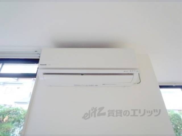 エアコン　新し目のエアコンです。