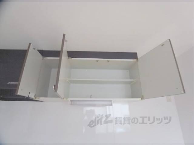 キッチン　キッチン上部収納　お皿収納などお好きにどうぞ。