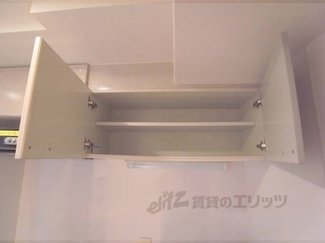 キッチン　上部棚