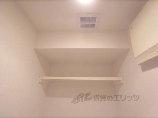 トイレ　上部棚