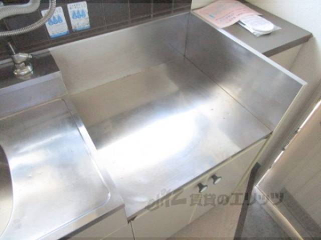 キッチン　コンロ置き場