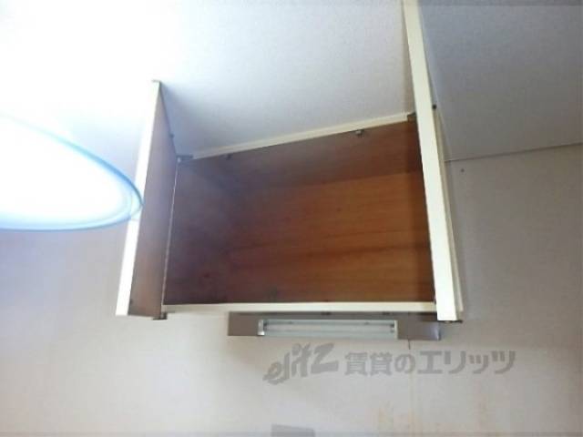 キッチン　上部収納