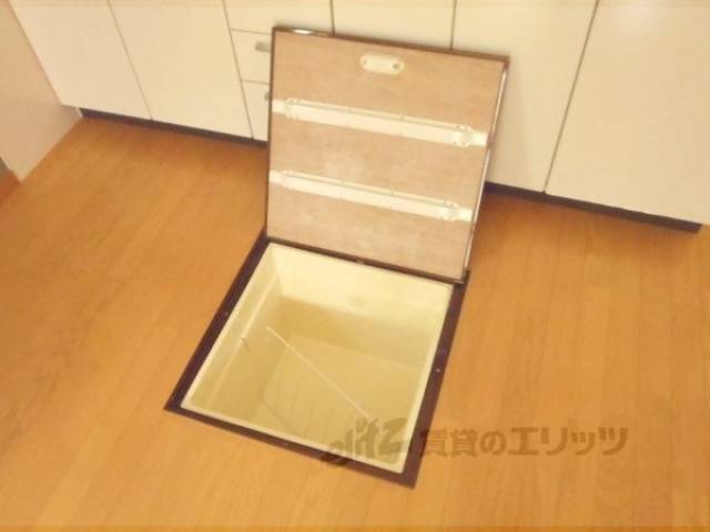 収納　床下収納