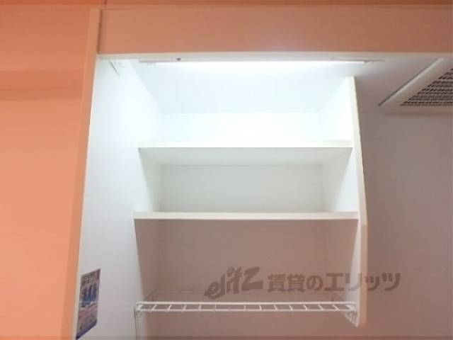 キッチン　上部収納