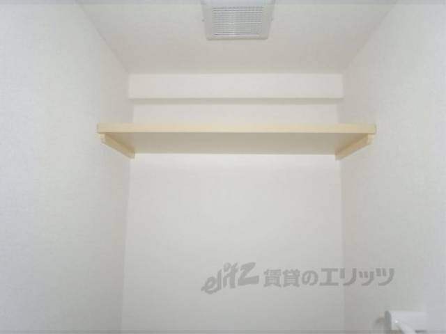 トイレ　トイレ上棚