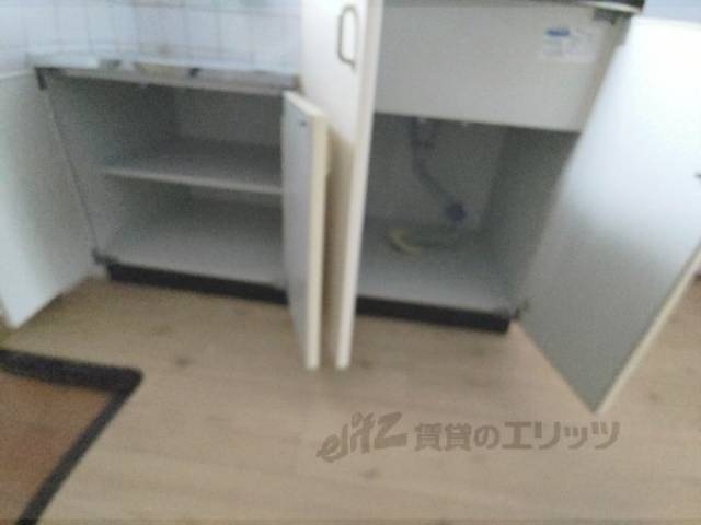 キッチン　収納下部
