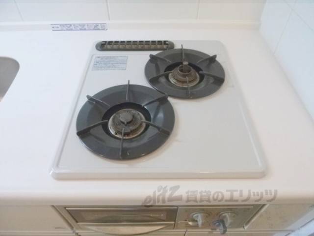 キッチン　2口コンロ付です・