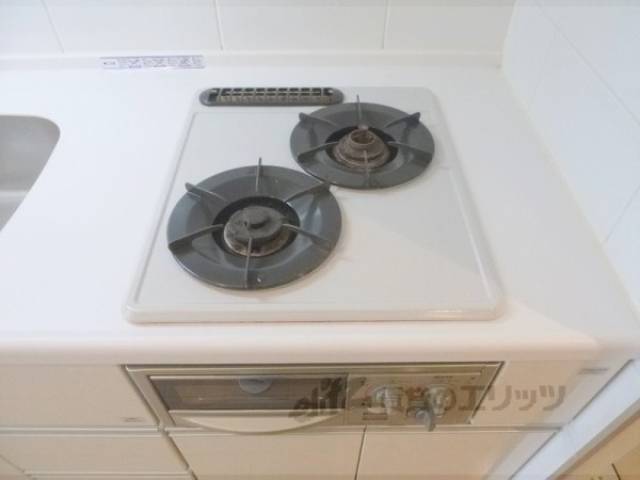 キッチン　2口コンロ付です・