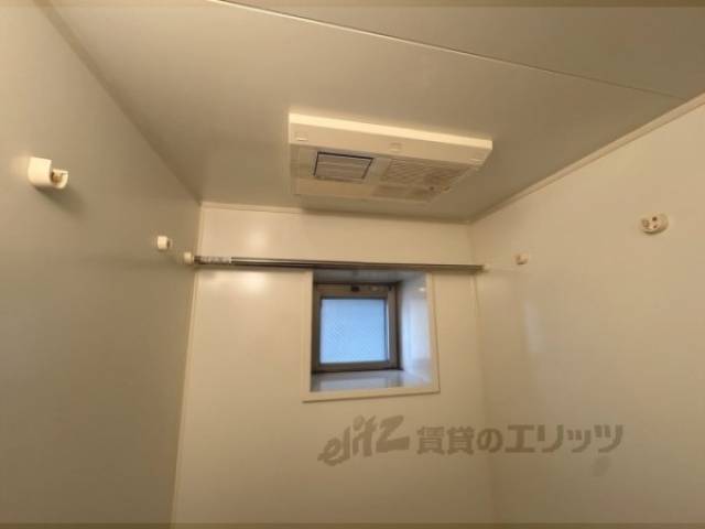 風呂　浴室物干し竿