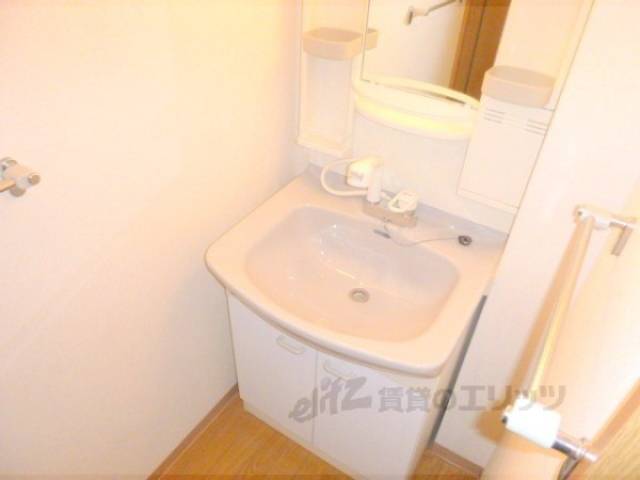 洗面所　独立洗面台は嬉しいですね。