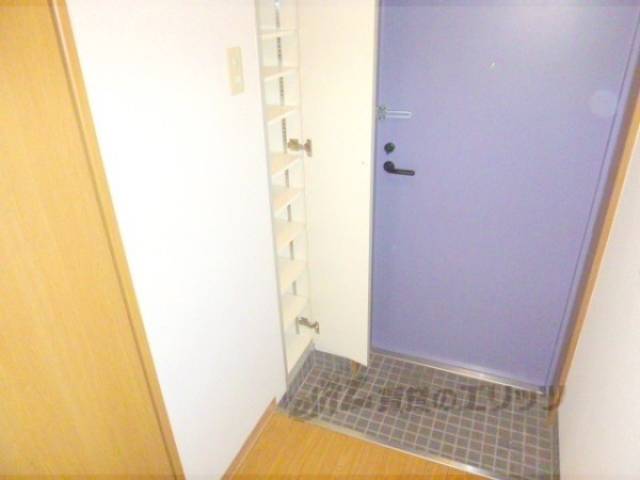 玄関　靴もたくさん置けます。