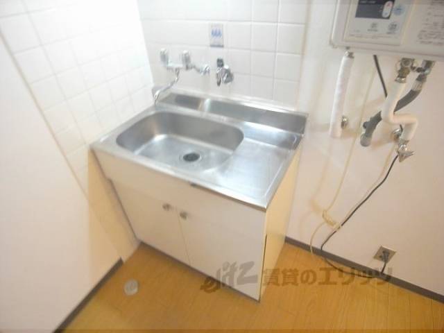 キッチン　無駄のないコンパクトキッチンです。