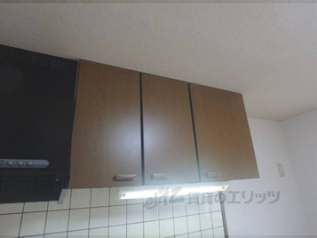 キッチン　上部収納