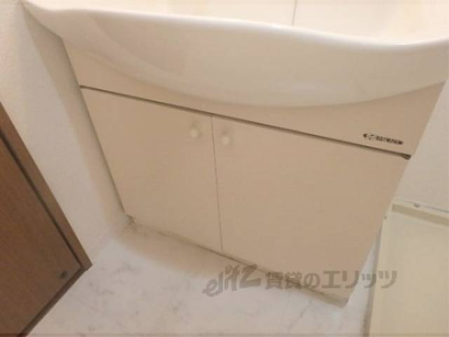 洗面所　下部収納