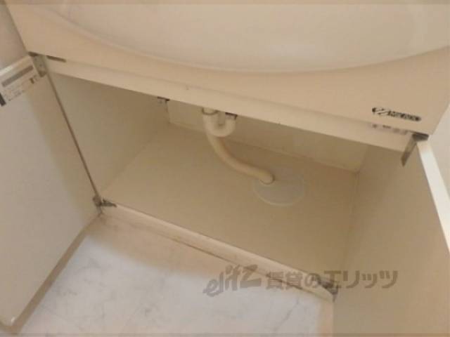 洗面所　下部収納