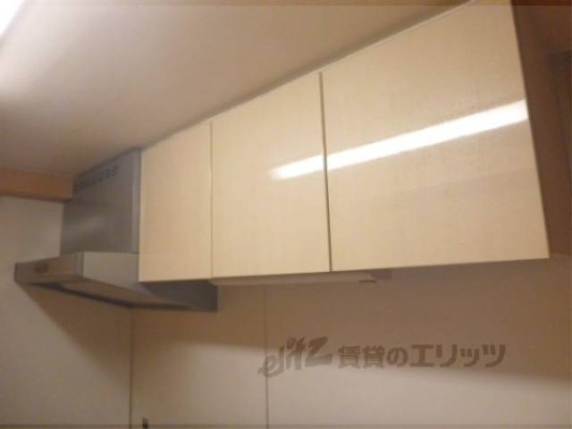キッチン　キッチン上部収納
