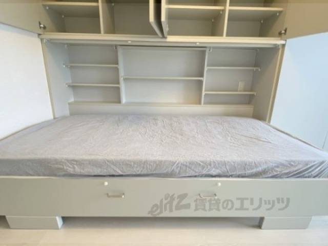 収納　ベット