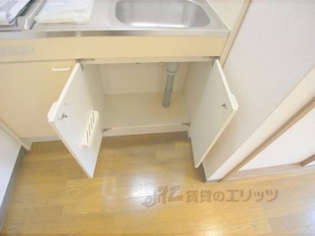 収納　キッチン下部収納